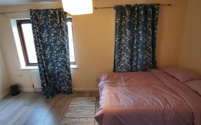 Lovely, Cosy House Easy Reach to Central London
