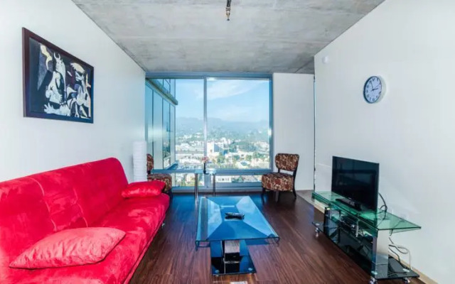 Hollywood Sierra Apartment