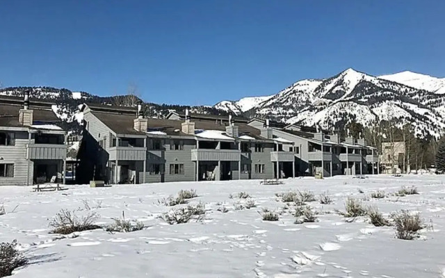 Jackson Hole Vacation Condominiums, a VRI resort