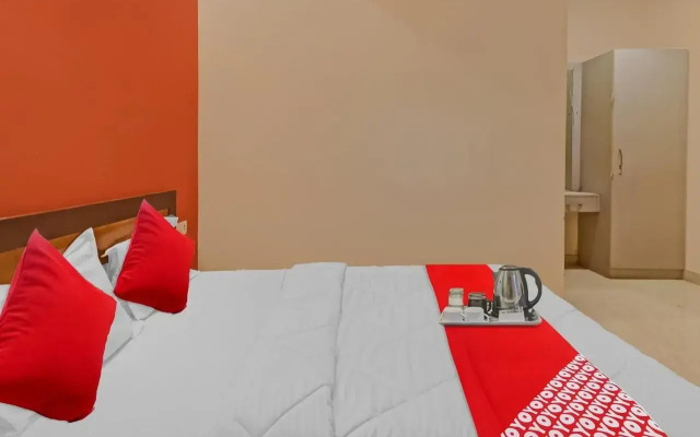 OYO Flagship 701156 G M Boarding And Lodging