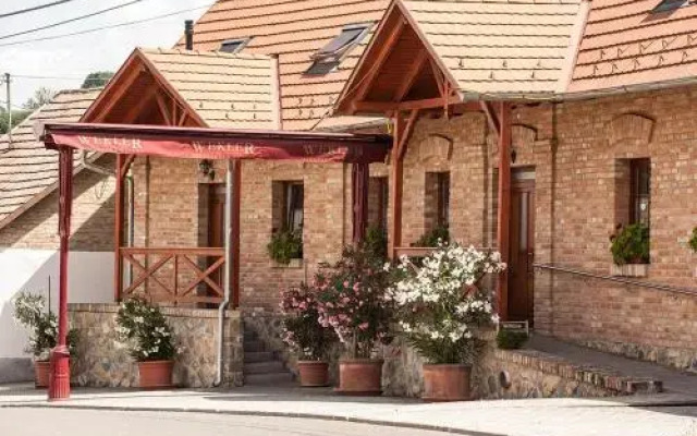 Wekler Családi Pincészet és Panzió
