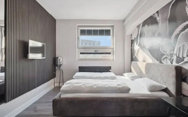 The Room 44