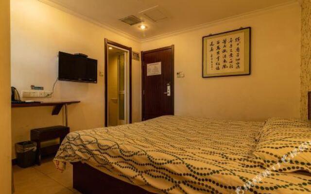 Pod Inn (Tianjin Railway Station North Square Metro Station)