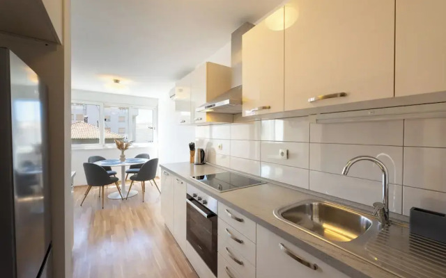 Apartment Toma, Modern Suite In Quiet District