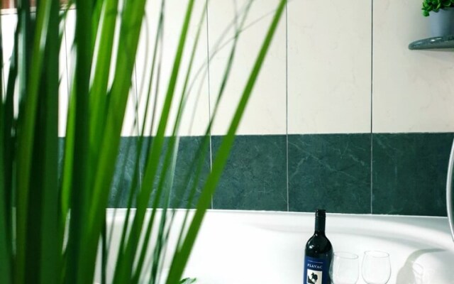 Large 120 m2 apt With Patio,1 min Walk From Beach