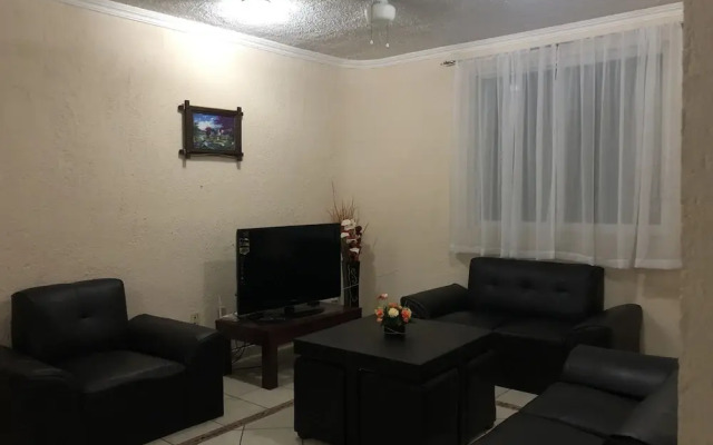 Adamaris Condo Condesa