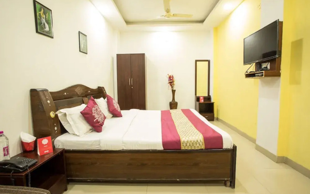 OYO 3205 Hotel New Luxury Royale