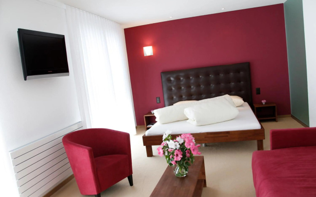 Swiss Heidi Hotel – Guest Rooms – Maienfeld
