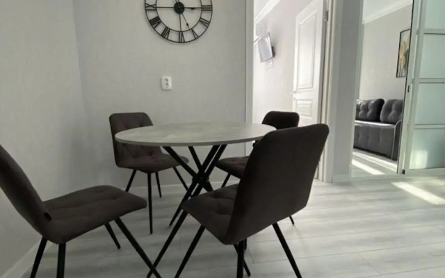 Apartments on Larina street 45c6