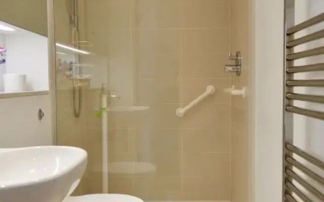 1 Bedroom Central Apartment