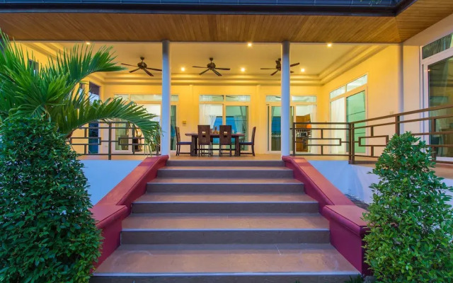 Seaview Tropical 3BR Pool Villa