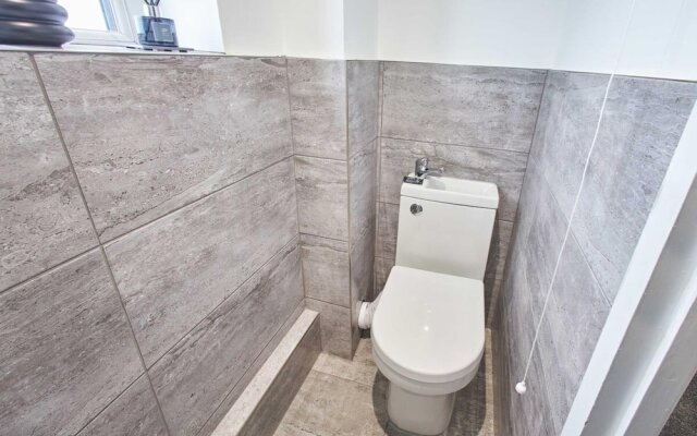 Host Stay Marsden Beach House