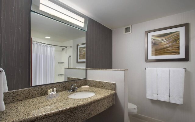 Courtyard by Marriott Republic Aprt Long Island/Farmingdale