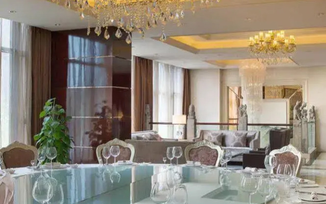 Qujiang International Hotel