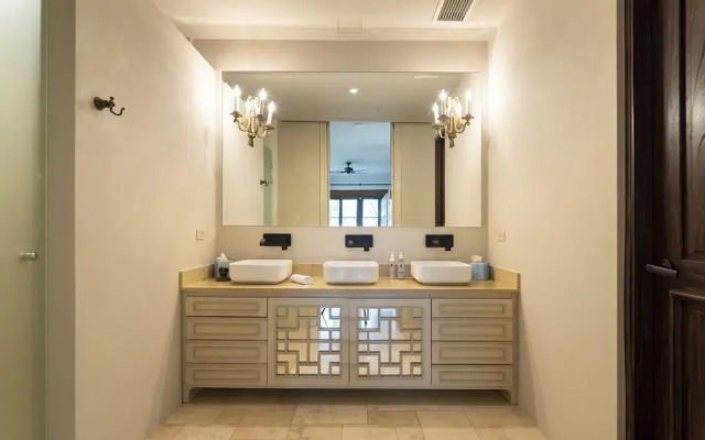 Arcos Del Mar Beachfront