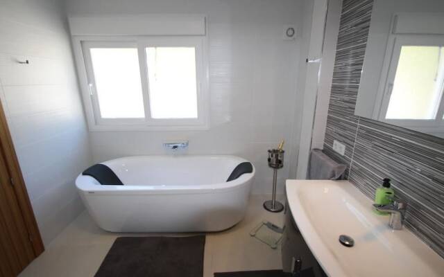 Luxury Penthouse Guatipiti