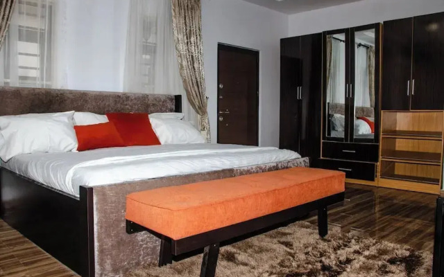 C to C Luxury Hotel and Suites