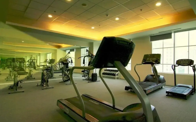 Spacious 2Br With Mall Access At Bellezza Apartment