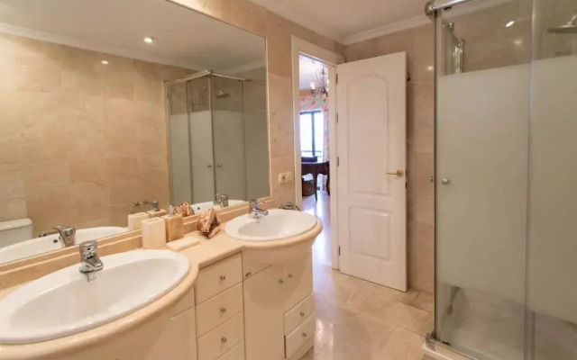 4 bedroom apartment close by beach in Fuengirola