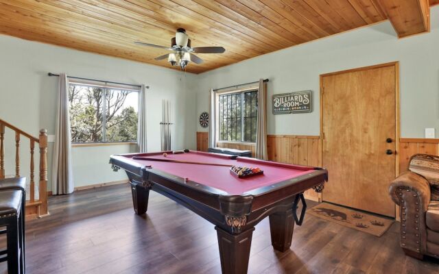 Lazy Llama Lodge #2150