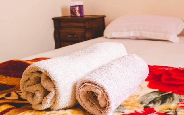 Nomad Surf House - Hostel