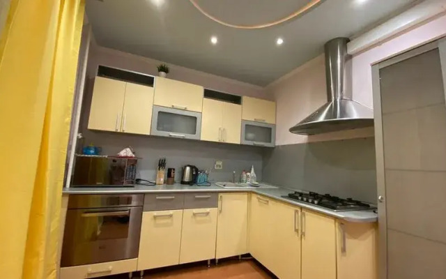 Lip City apartments on 40 Stakhanov Street