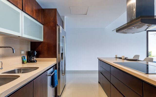 Z Casa Girasol 2 Bedroom Condo by Redawning