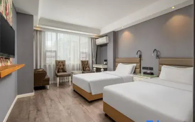 Baiyue Holiday Inn