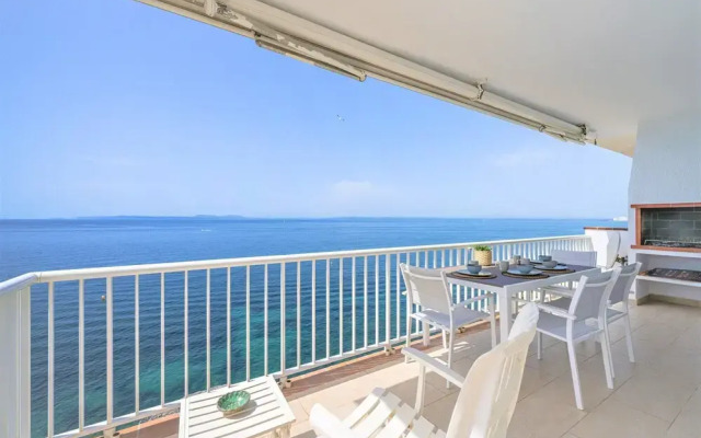 Pretty Apartment With Balcony