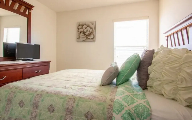 4 Bed and 3 Bath in Perfect Location With Pool by Florida Dream Home