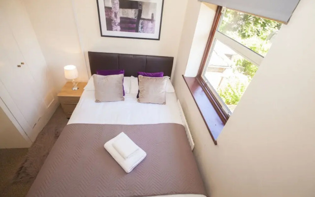 Brooke's Lodge Guest House