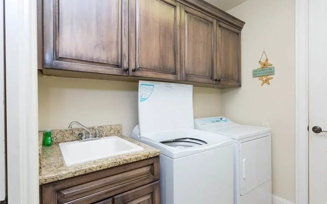 Blue Heron 4 Br home by RedAwning