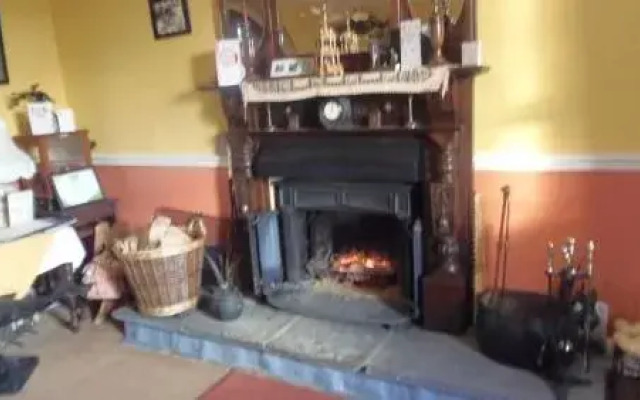 Caheroyn House