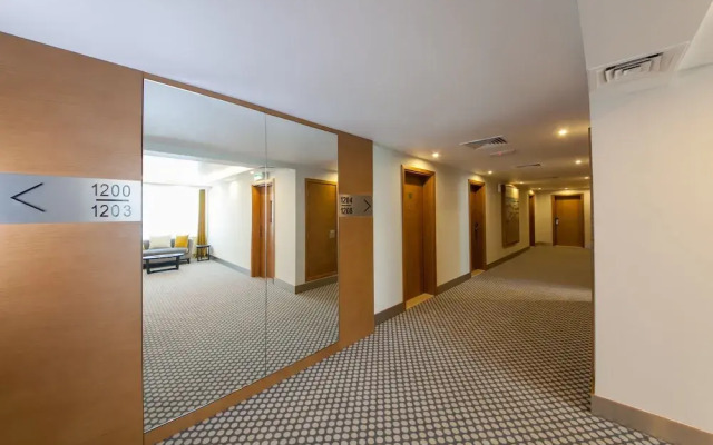 Landmark Suites Hotel