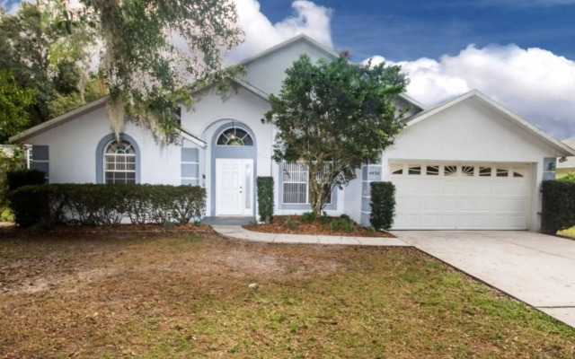 Nancy's Whipsering Oaks Villa