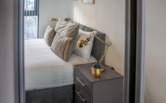 Sheffield 11th Floor City View Apartment