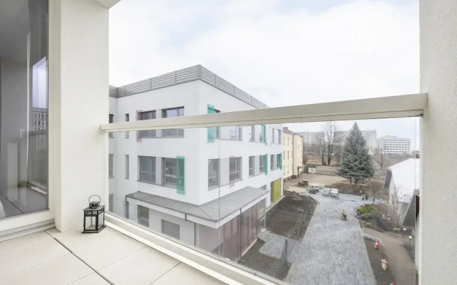 Bobrowiecka Modern Apartment by Renters