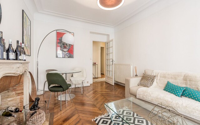 We Stay - Champs Elysées 75008