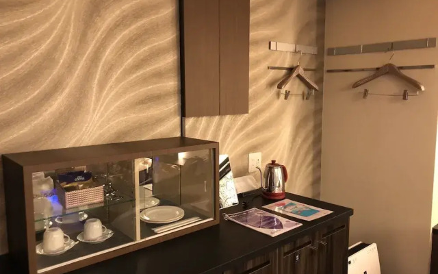 Hotel Raza - Adults Only