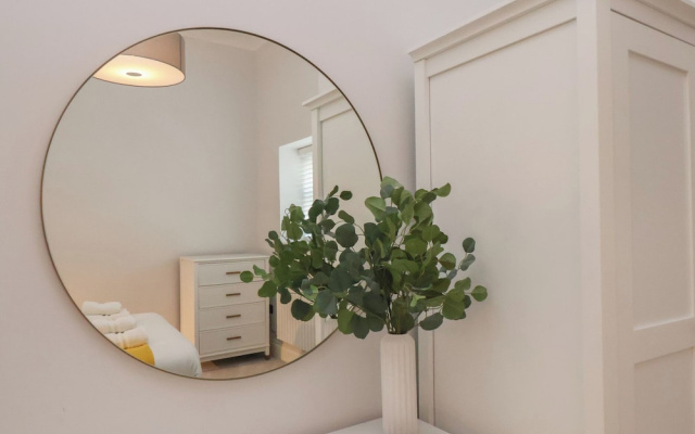 The Salisbury Apartment 103