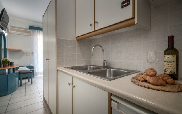 Alamis Hotel & Apartments