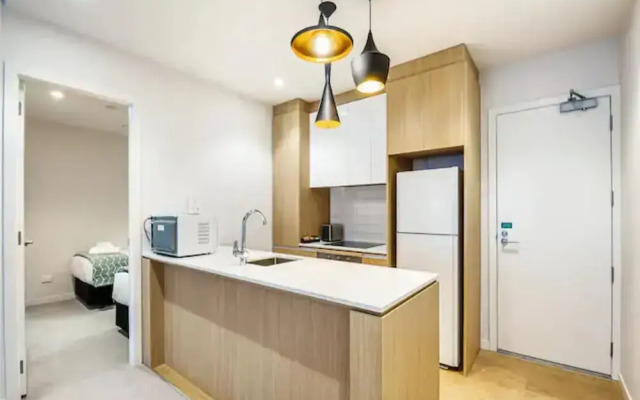 Spacious Mount Eden Apartment