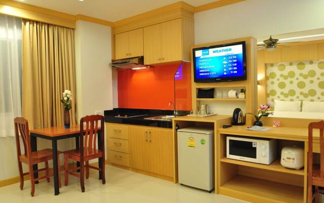 Green Harbor Hotel & Service Apartment
