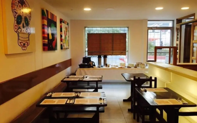 Camino a la Villa Cucaita Hotel