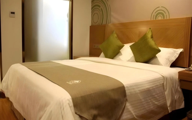 GreenTree Inn LiuAn Jinan District North Bus Station Express Hotel – Guest Rooms – Luan