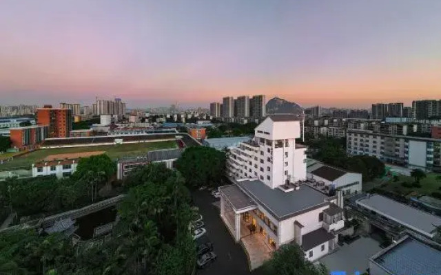 Wuling Hotel (Liuzhou High-speed Railway Station)