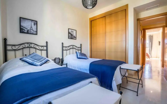 Infinity Sky - Premium Apartment