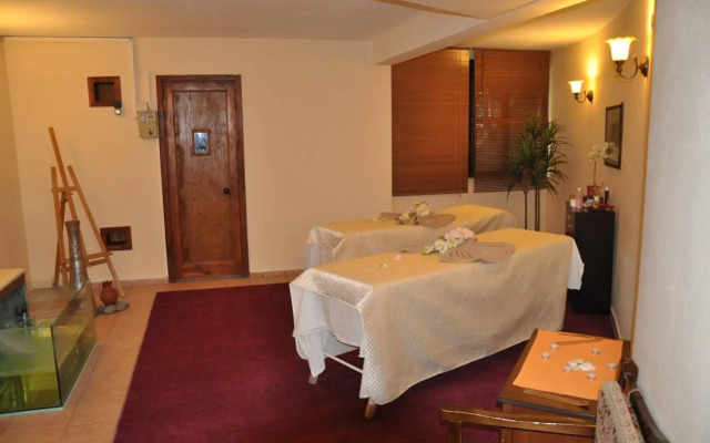 Club Turquoise Apartments