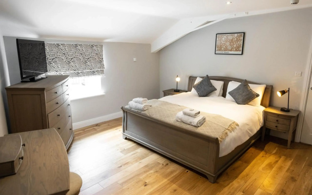 Serviced Guest ApartSuites The Unicorn