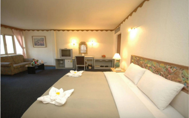 DadD Resort by Lopburi Inn Resort
